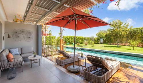 Deluxe Suite Swim Up