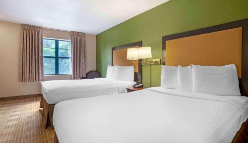 Studio with 2 Double Beds - Non-Smoking