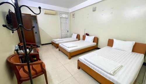 Quadruple Room with Private Bathroom