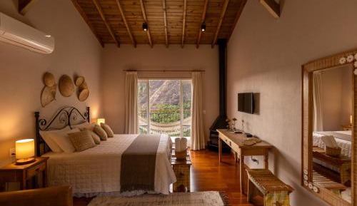 Suite with Mountain View