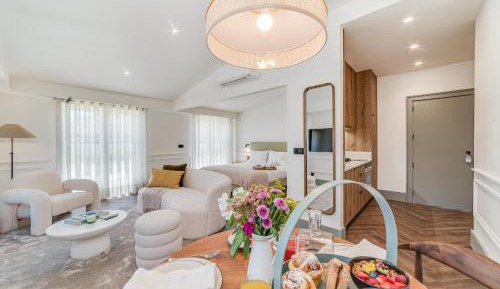 Studio Apartment with Queen Bed