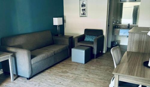 One-Bedroom Suite with Two Double Beds - Non-Smoking