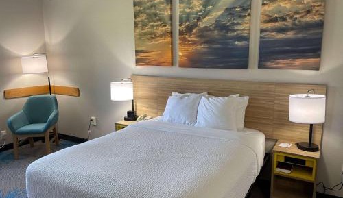 Queen Room - Disability Access/Non-Smoking