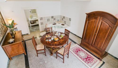 Deluxe Studio