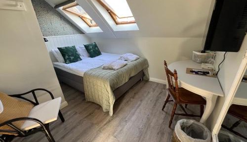 Double Room with Private External Bathroom