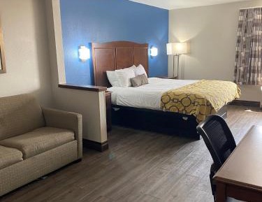 1 King Bed, Studio Suite, Non-Smoking