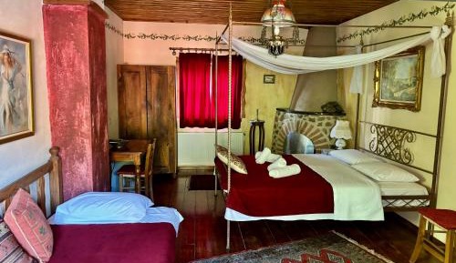 Triple Room with Fireplace and Mountain View