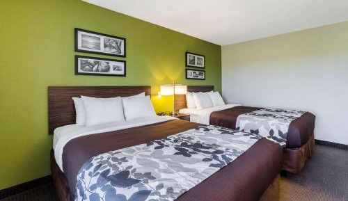 Queen Room with Two Queen Beds - Non-Smoking