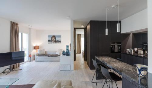 One-Bedroom Apartment with Terrace and Spa Access