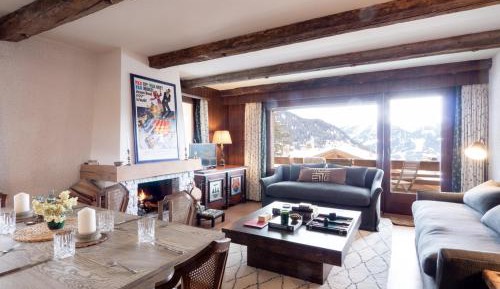 Apartment with Mountain View