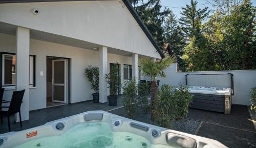 One-Bedroom Apartment with Spa Bath