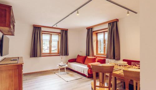 One-Bedroom Apartment with Balcony