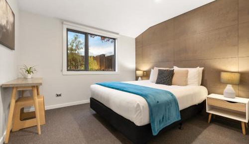 Deluxe Two-Bedroom Apartment