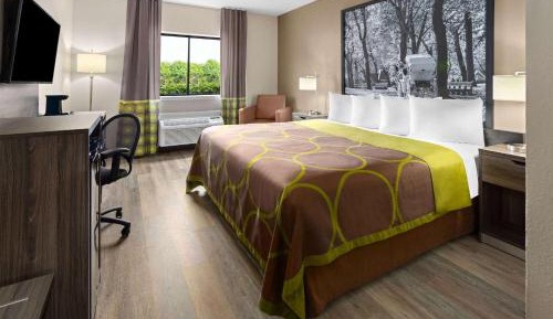 Deluxe King Room - Non-Smoking