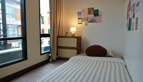 Single Room with Shared Shower and Toilet