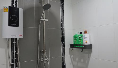 Single Room with Shared Bathroom