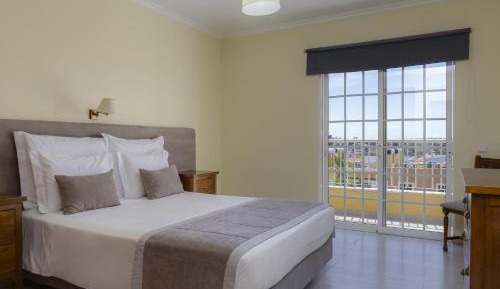 Superior One-Bedroom Apartment