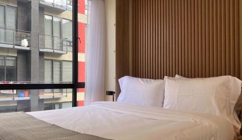 One-Bedroom Apartment with View