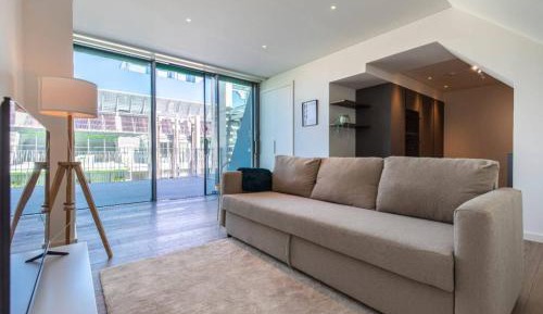 One-Bedroom Apartment with Balcony