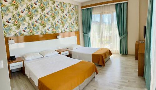 Triple Room with Sea View