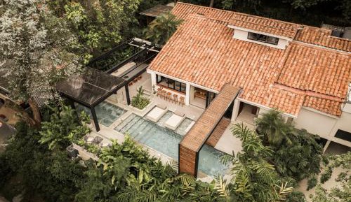 Seven-Bedroom House