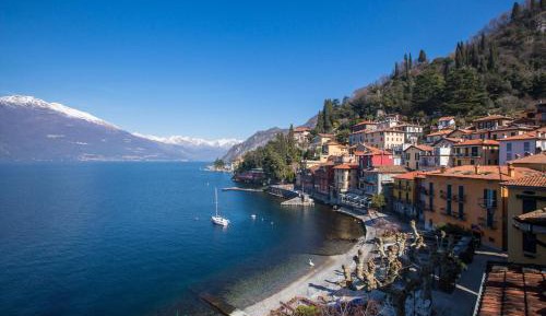 Apartment with Mountain View