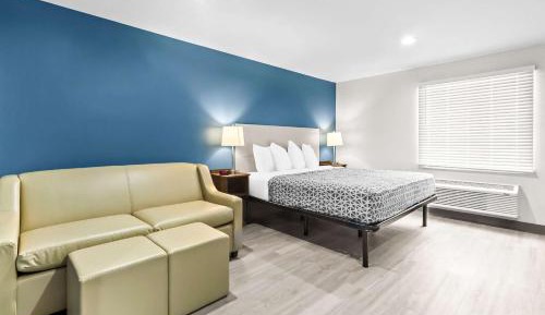 King Suite with Sofa - Non Smoking