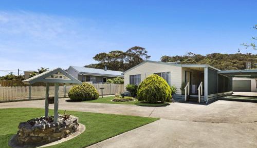 Three-Bedroom Holiday Home 