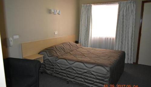 Queen Room with Garden View