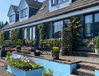 Deluxe double room with ensuite and stunning loch view
