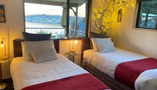 Standard Twin Room with Shared Bathroom