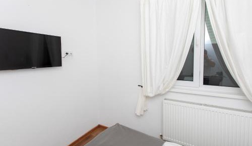 Quadruple Room with Private Bathroom