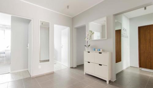 5 Bedroom Apartment with Balcony