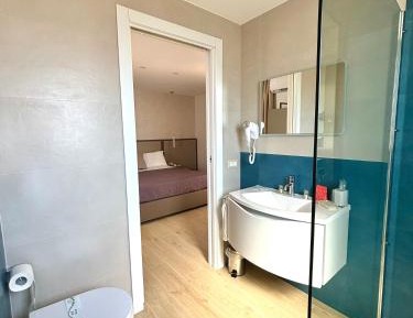 One-Bedroom Apartment with Pool View
