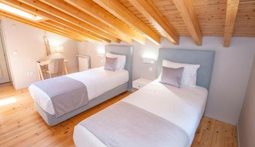 Twin Room with Private Bathroom
