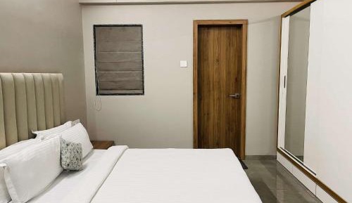 Studio Apartment with Balcony