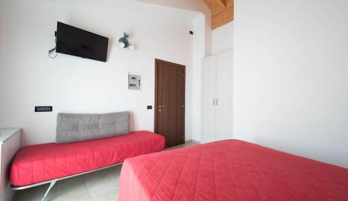 Two-Bedroom Deluxe Apartment with Balcony