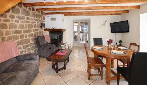 Three-Bedroom Holiday Home 