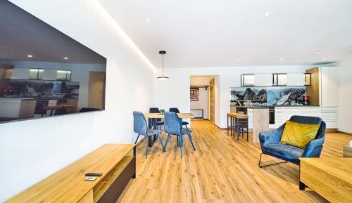 One-Bedroom Apartment with Balcony