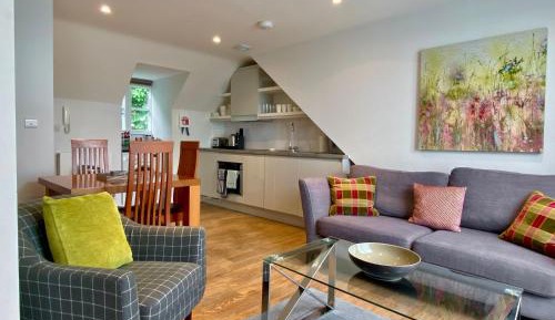  Duplex 2 Bedroom 2 Bathroom Apartment