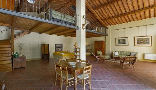 One-bedroom Loft Apartment 