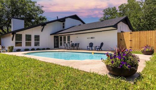 Four-Bedroom Holiday Home