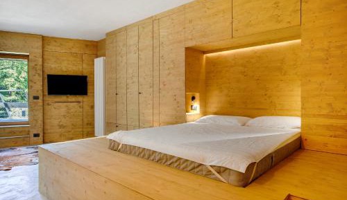 Superior One-Bedroom Apartment