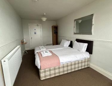 Standard Twin Room with Shared Bathroom