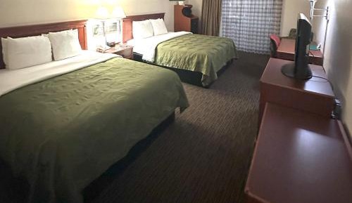 Queen Room with Two Queen Beds - Courtyard View