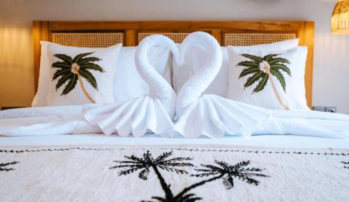 Deluxe Double Room with Balcony, Pool View