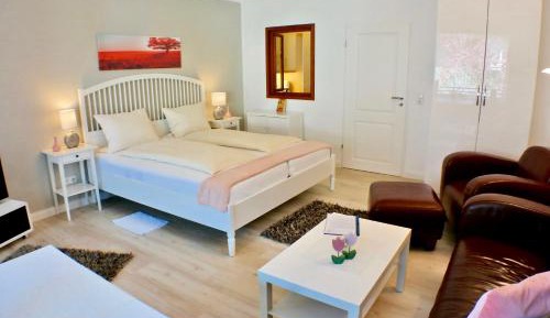 One-Bedroom Apartment with Balcony