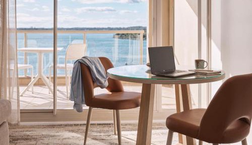 Deluxe King Room with Balcony