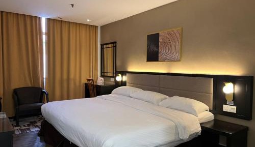 Deluxe Double Room (2 Adults + 1 Child)