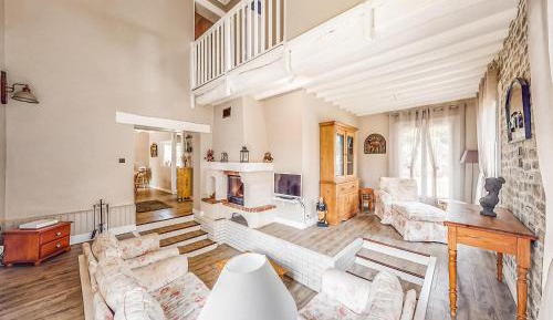 Three-Bedroom Holiday Home 